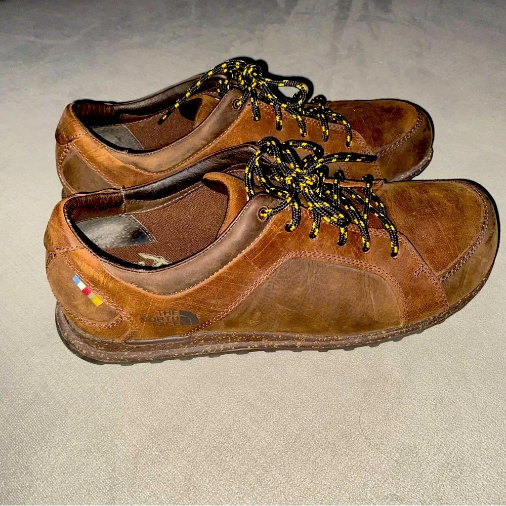 🎉HP🎉 EUC The North Face Leather Loafers